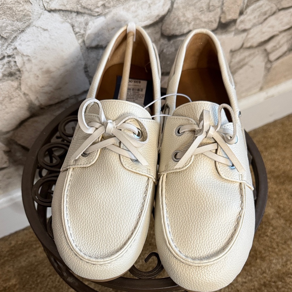Universal Thread Women's Cream Loafers